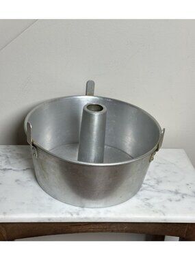 Vintage Mirro 5394M-10” Aluminum Bundt Angelfood Cake Fluted Tube Pan Made USA